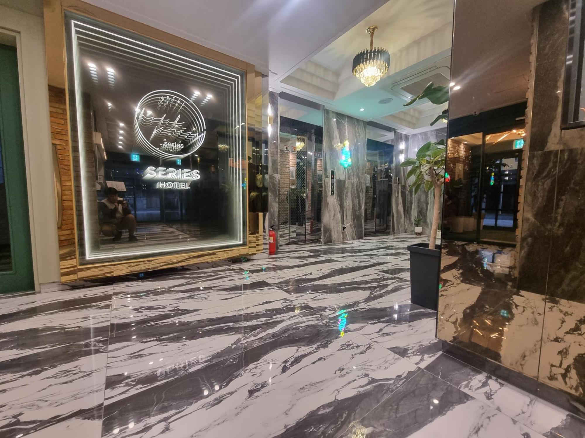 Series Hotel Кёнджу Экстерьер фото