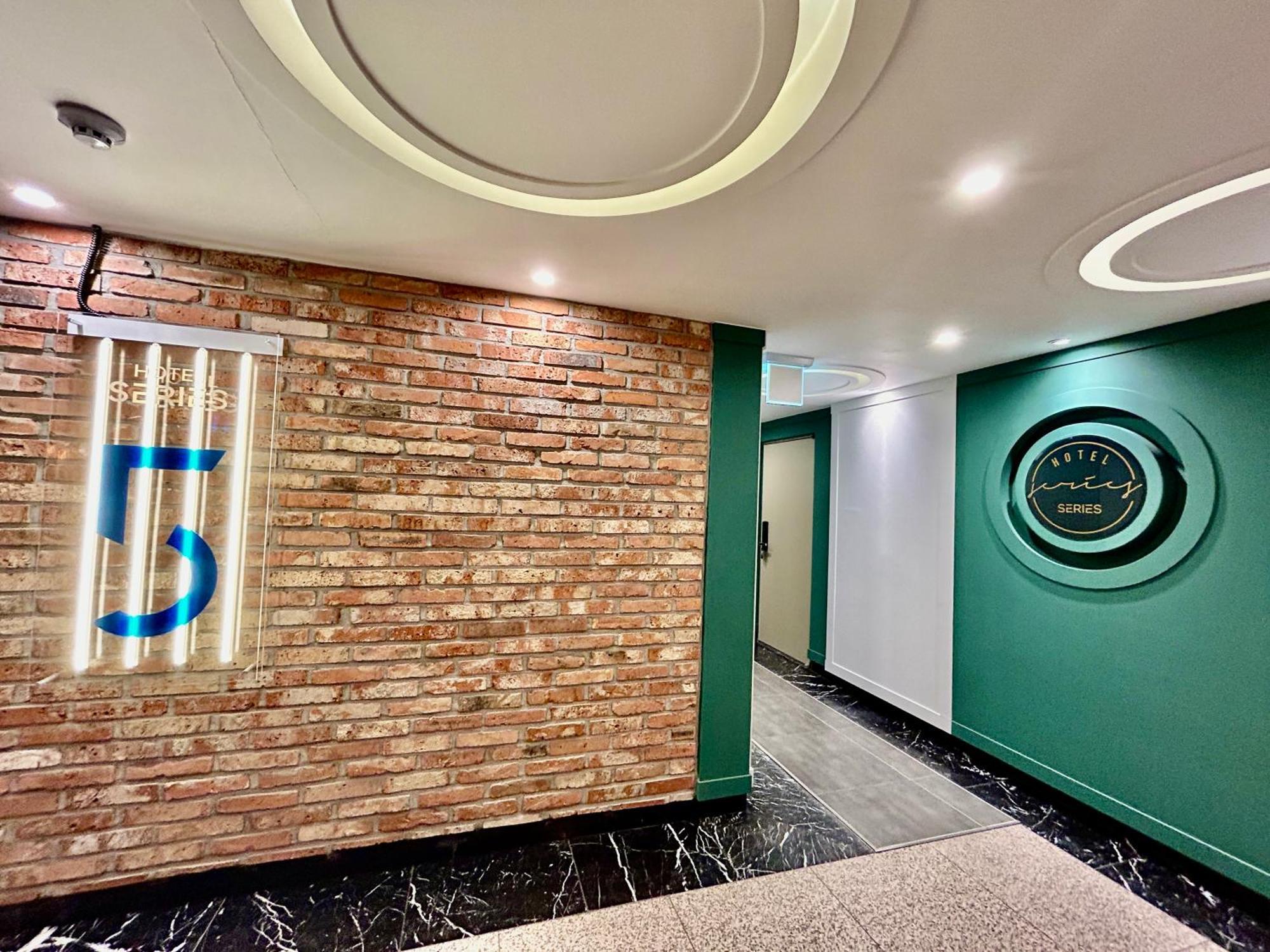 Series Hotel Кёнджу Экстерьер фото